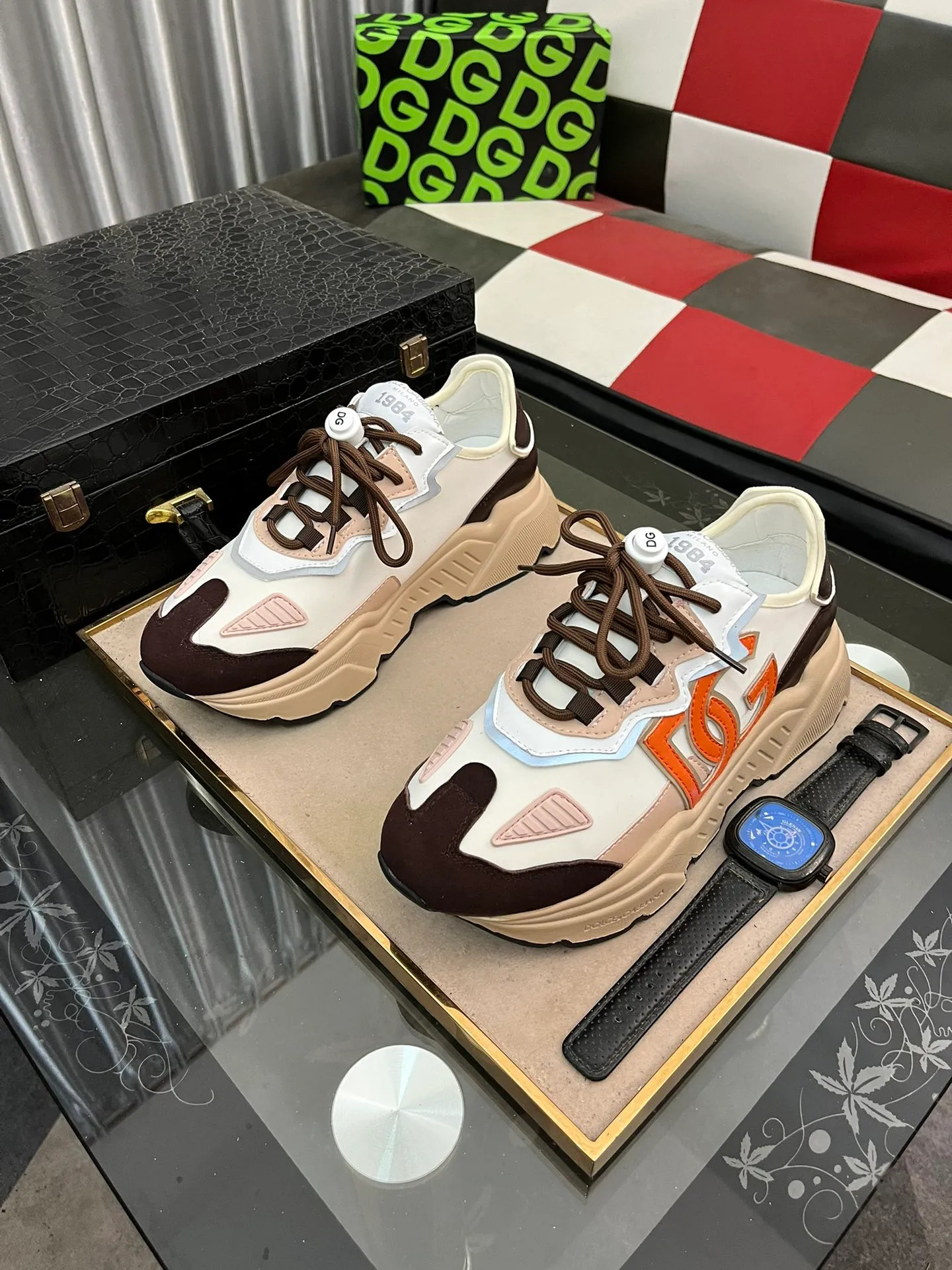 Men's shoes 💰480⌚️⌚️DG's latest sports and casual shoes, fashionable and versatile, can add luster to various looks. Create an exquisite design with unique dynamic vitality and modern atmosphere, showing modern elegance. Size: 36-46